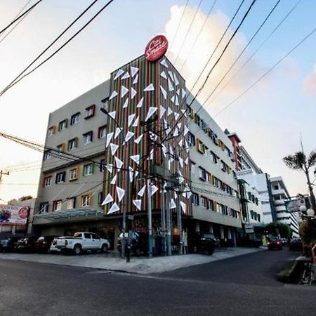 Citismart Hotel Pekanbaru Exterior photo