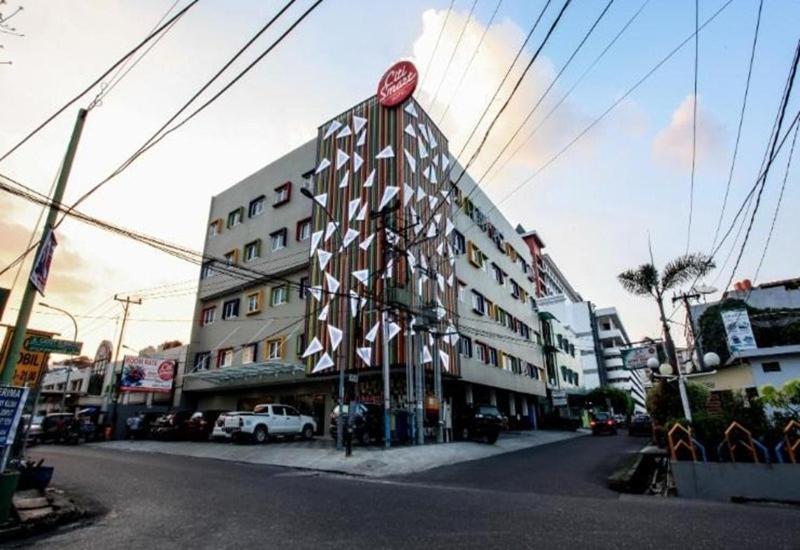 Citismart Hotel Pekanbaru Exterior photo